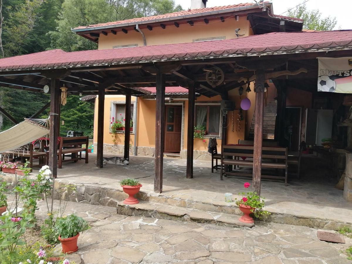 Къща Цвети-1 Трявна Hotel Bangeytsi Ngoại thất bức ảnh